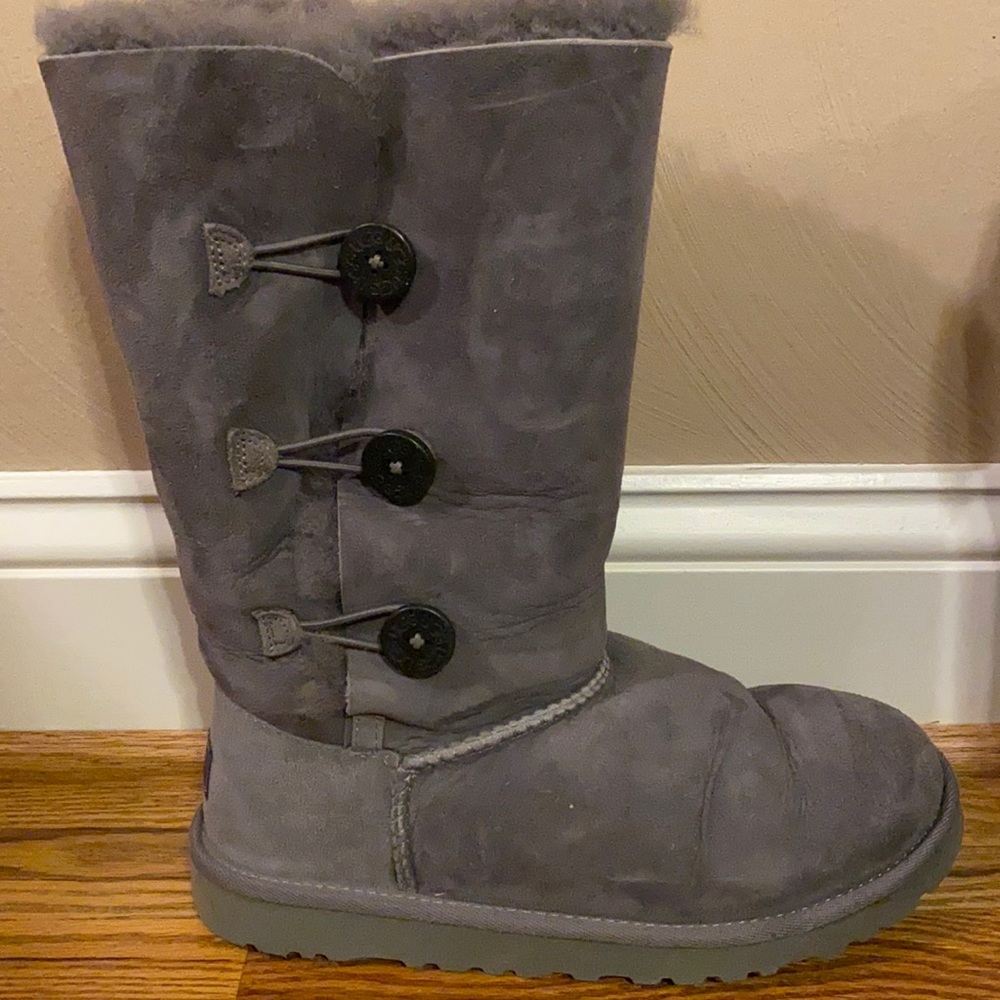 UGG Bailey Button Triplet in Grey